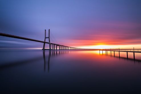 Обои на рабочий стол Мосты, уходящие вдаль, к закату, фотограф Ricardo Mateus