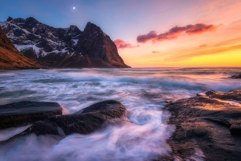 Обои на рабочий стол Закат на побережье Kvalvika, Norway / Норвегия, фотограф Daniel F