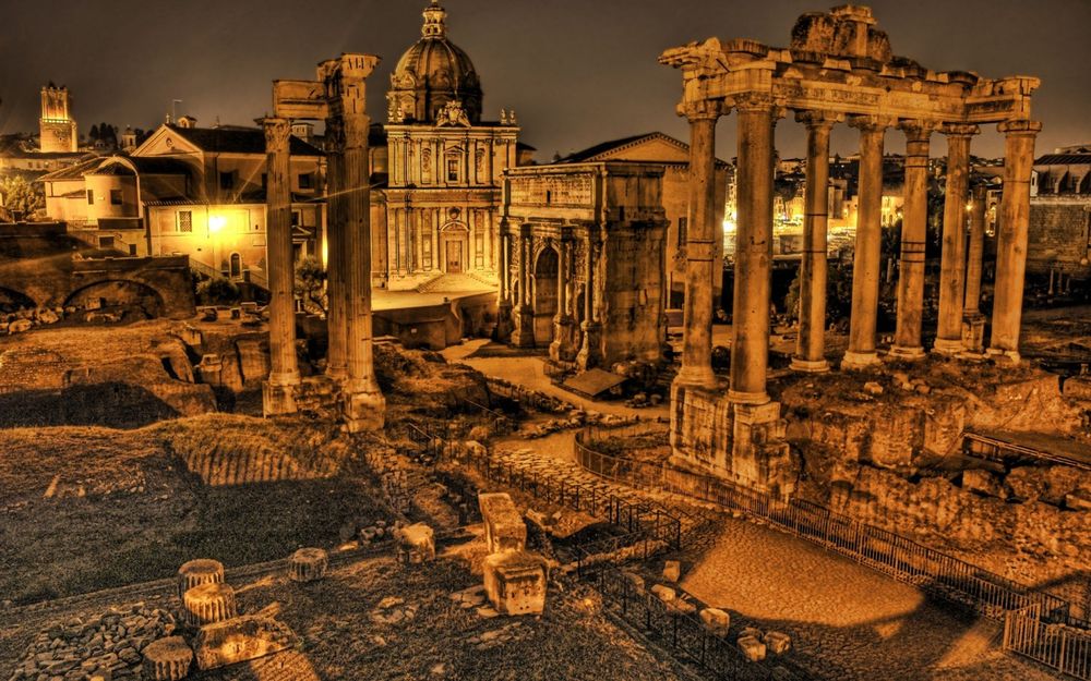 Обои на рабочий стол Античные развалины римского Форума в Риме, Италия, в  лучах заката, обои для рабочего стола, скачать обои, обои бесплатно