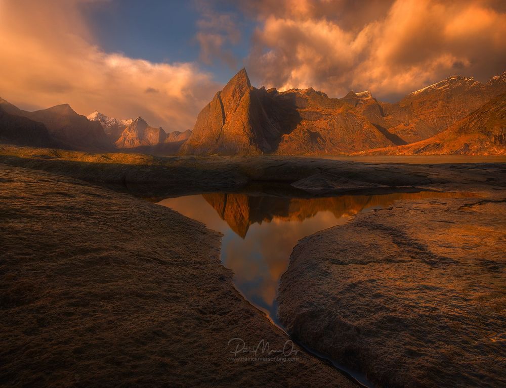 Обои для рабочего стола Горы под облаками, фотограф Patrick Marson Ong