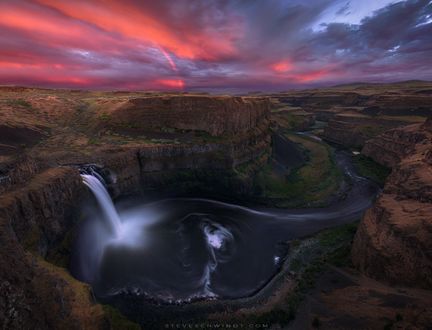 Обои на рабочий стол Palouse Falls State Park / Парк штата Палаус Фолс, Palouse водопад, расположенный на реке Palouse, фотограф Steve Schwindt