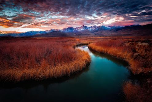 Обои на рабочий стол Восход солнца на реке Owens в восточной California / Калифорнии, фотограф Miles Smith