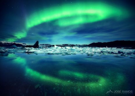 Обои на рабочий стол Северное сияние над ледником Lagoon, Iceland / лагуна, Исландия, фотограф Josе Ramos