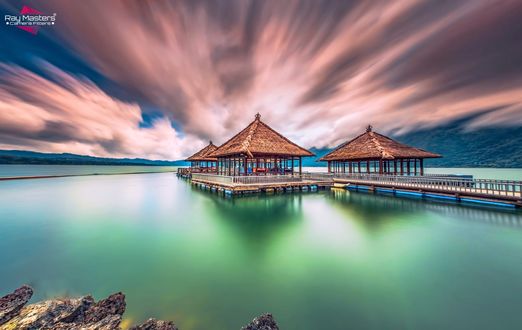 Обои на рабочий стол Облачное небо над озером Batur Lake Bali / Батур, Бали, фотограф Bertoni Siswanto