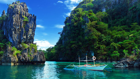 Обои на рабочий стол Кораблик у островов, Laguna El Nido, Philippines / Лагуна Эль Нидо, Филлипины