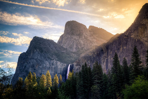 Обои на рабочий стол На водопаде Yosemite Falls / Нижнего Иосемита, California / Калифорния, гора Эль-Капитан, фотограф Stephen Moehle