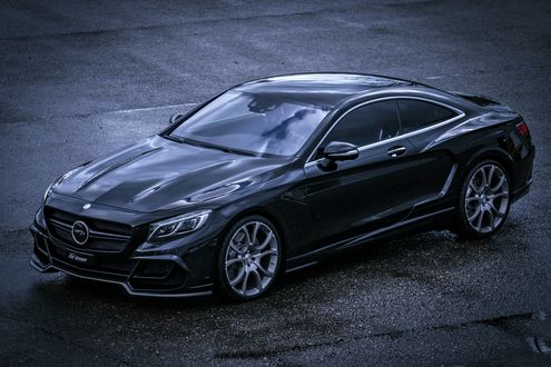Обои на рабочий стол Черный mercedes benz coupe стоит на дороге