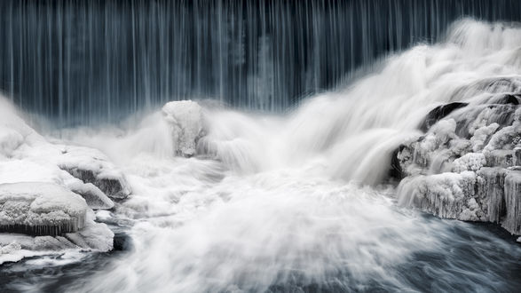 Обои на рабочий стол Небольшой водопад в Helsinki, Finland / Хельсинки, Финляндии, фотограф Keijo Savolainen