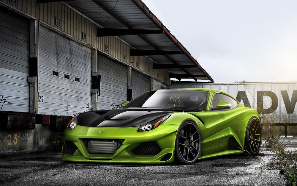 Обои для рабочего стола Mclaren 675 lt стоит у гаражей