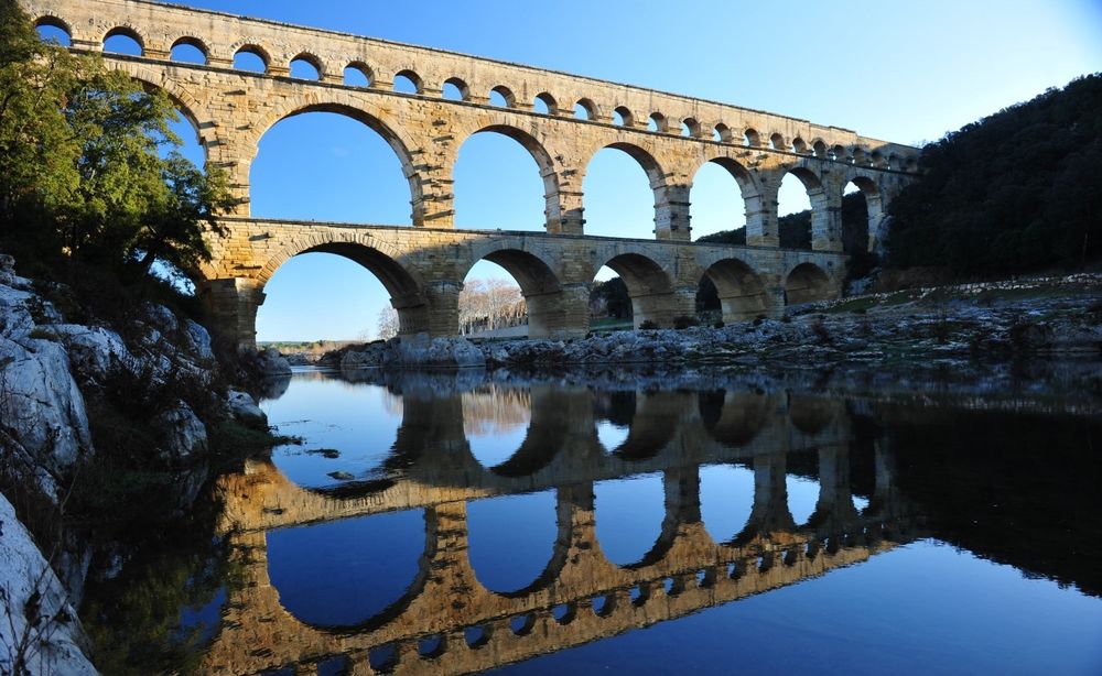 Обои для рабочего стола Ажурный акведук Pont-du-Gard / Пон-дю-Гар, Франция