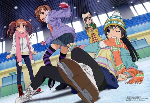 Обои на рабочий стол Персонажи аниме - Некий научный Рейлган / Toaru Kagaku no Railgun Микото Мисака / Mikoto Misaka, Куроко Сираи / Kuroko Shirai, Кадзари Уихару / Kazari Uiharu и Руико Сатэн / Ruiko Saten катаются на коньках на катке в зимней одежде