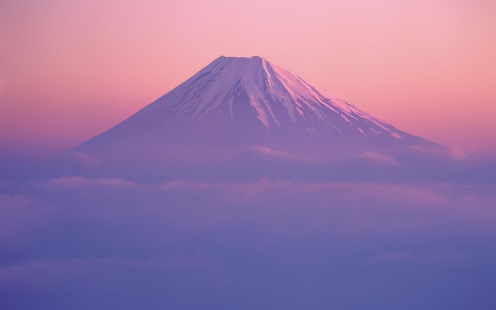 Обои для рабочего стола Вулкан Фудзияма / Fujiyama, Япония / Japan в рассветных лучах