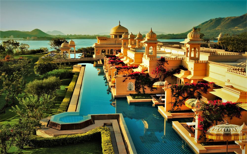 Обои для рабочего стола Бассейн отеля Oberoi Udaivilas (Удайпур, Индия / Udaipur, India)