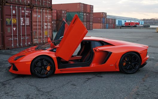 Обои на рабочий стол Lamborghini aventador lp700 4 в порту