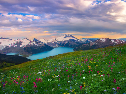 Обои на рабочий стол Garibaldi Lake / Гарибальди-горное озеро в провинции British Columbia, Canada / Британской Колумбии, в Канаде