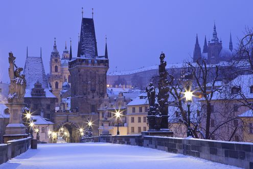 Обои на рабочий стол Карлов мост, Прага, Чехия / Charles Bridge, Prague зимой вечером