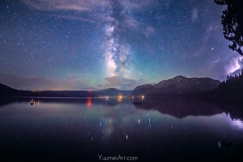 Обои на рабочий стол Лодка под облачным ночным небом, by yuumei