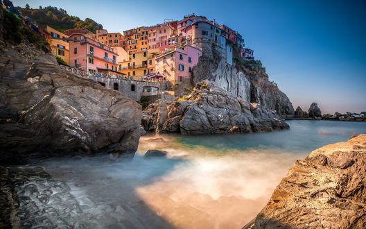 Обои на рабочий стол Город на скале Манарола / Manarola, Италия / Italy