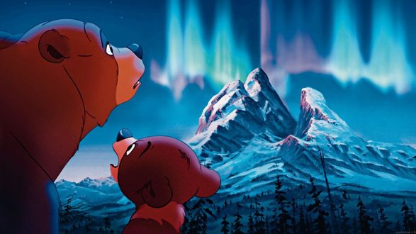 Обои на рабочий стол Kenai / Кенаи и Code / Кода из мультфильма Brother Bear / Братец медвежонок, смотрят на гору и северное сияние