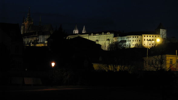 Обои на рабочий стол Prague / Прага, Чехия, Karluv most / Карлов мост ночью, с подсветкой