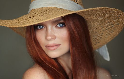 Обои на рабочий стол Модель Катя в шляпе, фотограф Sean Archer