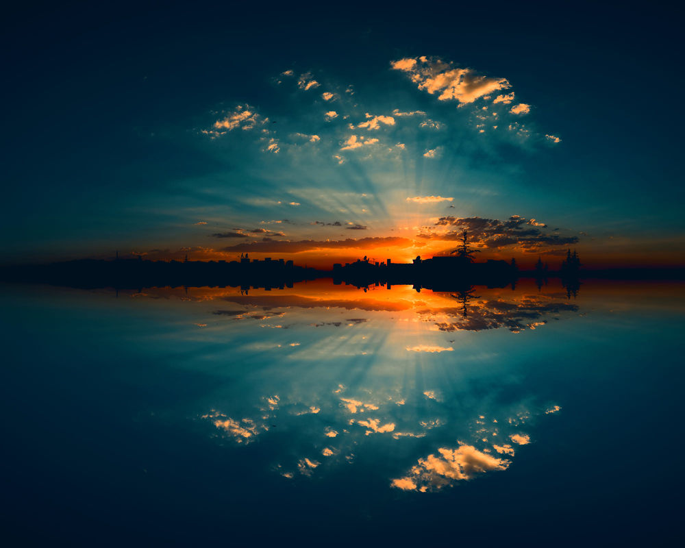 Обои для рабочего стола Оранжевый закат и его отражение в воде, фотограф Lord Ogeday Сelik