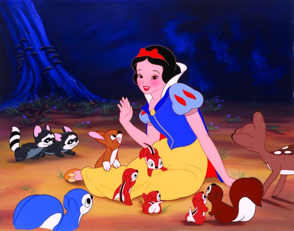 Обои для рабочего стола Snow White / Белоснежка из мультфильма Snow White and the Seven Dwarfs / Белоснежка и семь гномов, сидит на земле в окружении животных