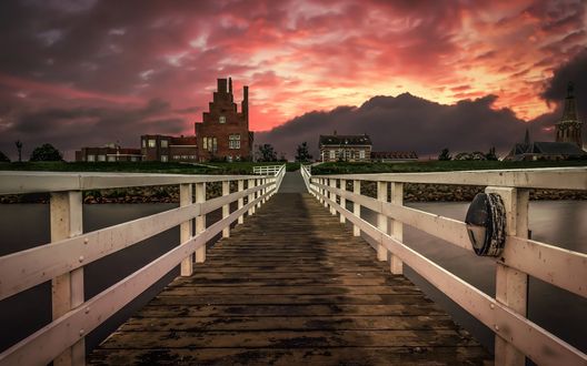 Обои на рабочий стол Мост в поселок Medemblik / Медемблик, North Holland / Северная Голландия, фотограф Mario Calma