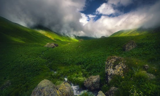 Обои на рабочий стол Горный ручей в ущелье после дождя, Georgia, Caucasus / Грузия, Кавказ, фотограф Soso Meladze