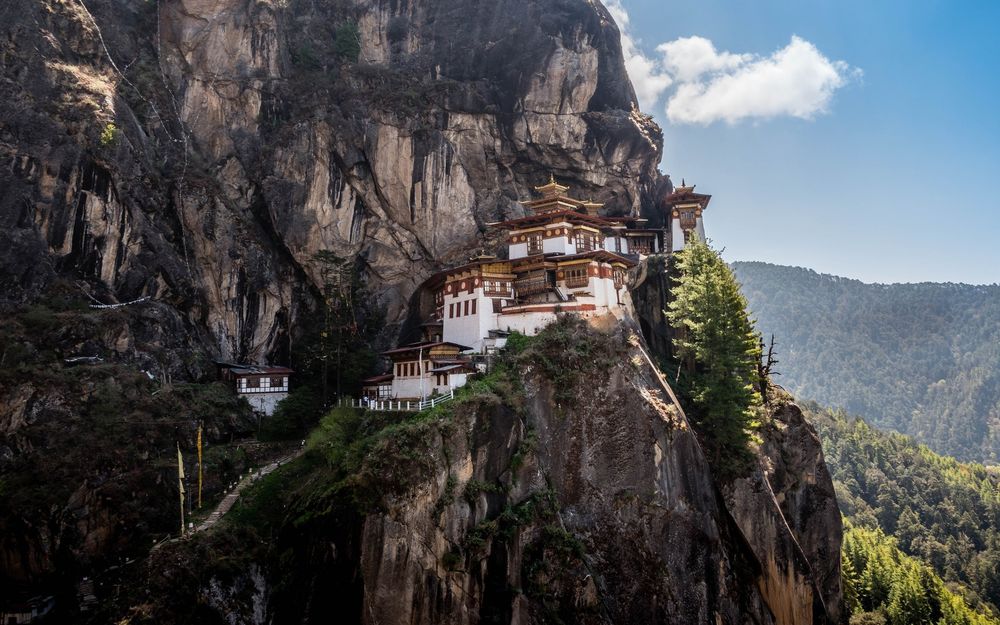 Обои для рабочего стола Монастырь Taktsang- lhakhang / Такцанг-лакханг на скале, Bhutan / Бутан