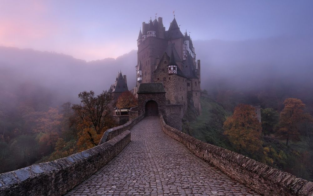 Обои для рабочего стола Дорога к castle Eltz / замку Эльц, Germany / Германия, фотограф Jeanny Mueller