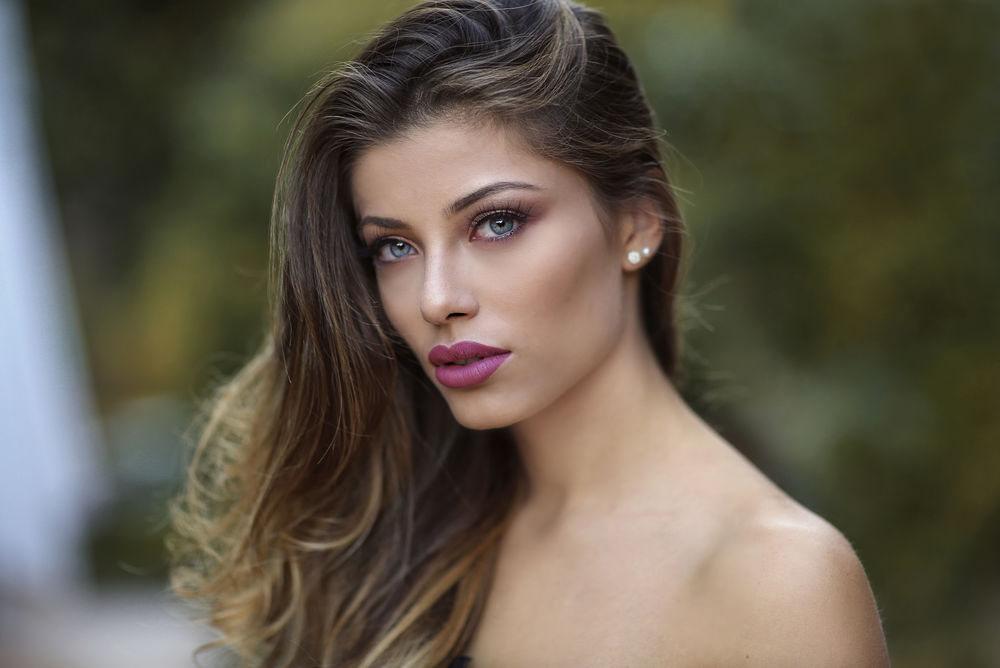 Обои для рабочего стола Красивая сероглазая девушка, фотограф jessica napolitano
