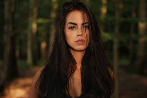 Обои на рабочий стол Модель Марлен с длинными волосами, фотограф Martin Kuhn