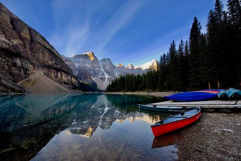 Обои на рабочий стол Захватывающее Moraine Lake / озеро Морейн в национальном парке Banff / Банф, Alberta, Canada / Альберта, Канада, фотограф Jesse Sacdalan