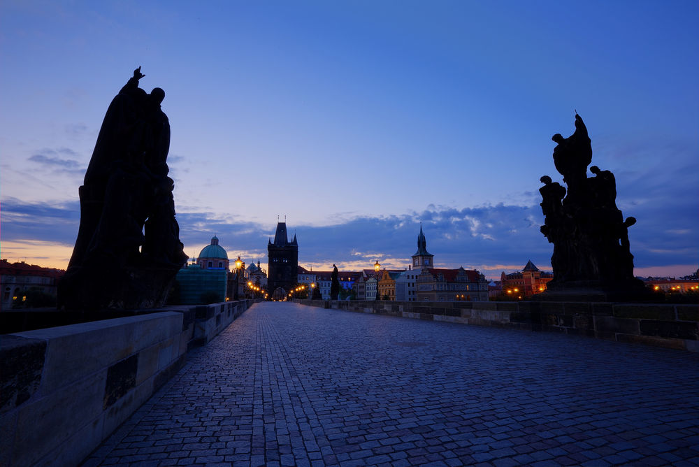Обои для рабочего стола Прага, Чехия, Карлов мост вечером на закате