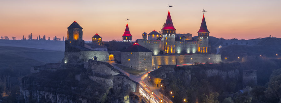 Обои на рабочий стол Вечерний вид на Kamianets-Podilsky fortress, Ukraine / Каменец-Подольскую крепость, Украина