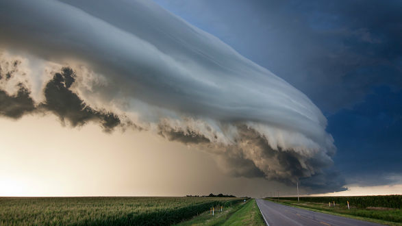Обои на рабочий стол Валовое облако над городом Kearney, Nebraska, USA / Карни, штат Небраска, США