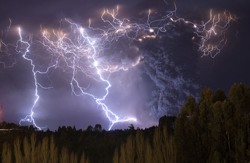 Обои на рабочий стол Извержение вулкана в поселке Lago Ranco, Chile / Лаго-Ранко, Чили, by Francisco Negroni