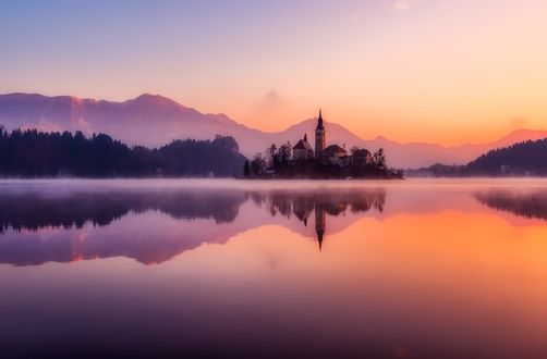 Обои на рабочий стол Замок у озера Bled, Slovenia / Блед, Словения