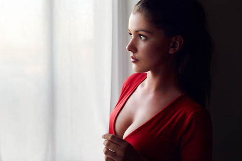 Обои на рабочий стол Модель Anna Sofie Lemvigh в красном платье, фотограф Mikkel Laumann