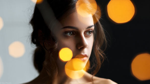 Обои на рабочий стол Портрет девушки Ксении с бликами, by EIKONAS Painting With Light