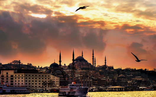 Обои на рабочий стол Istanbul / Стамбул под облачным небом, фотограф Alp Cem