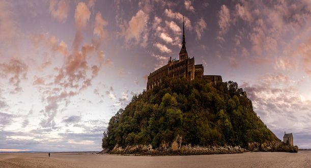 Обои на рабочий стол Крепость на острове Mont Saint-Michel / Мон Сен-Мишель, фотограф Serge Ramelli