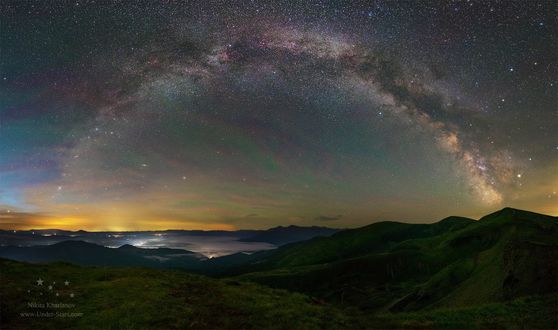 Обои на рабочий стол Звездное небо Карпат. Фотограф Харланов Никита