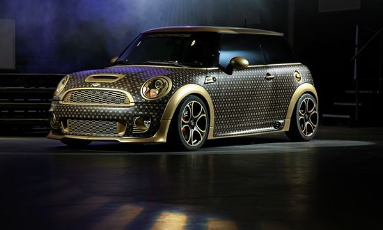 Обои на рабочий стол Mini Cooper / Мини Купер, оклеенный карбоном