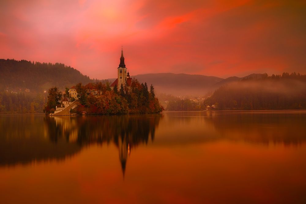 Обои для рабочего стола Замок у озера Bled, Slovenia / Блед, Словения