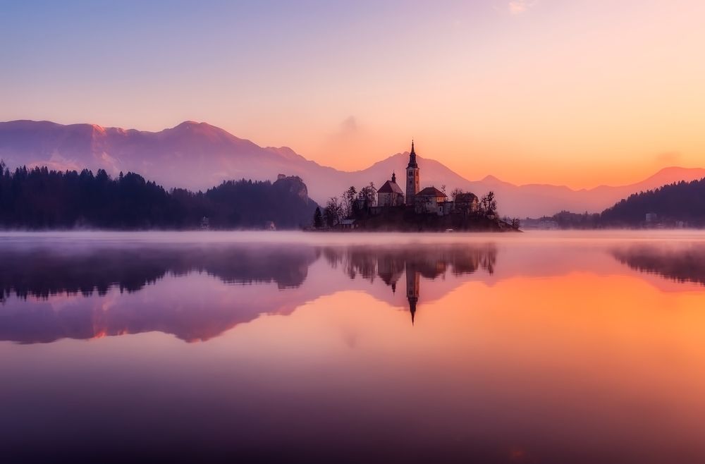 Обои для рабочего стола Замок у озера Bled, Slovenia / Блед, Словения