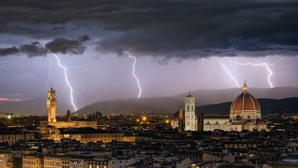Обои для рабочего стола Гроза над Florence / Флоренцией