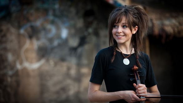 Обои на рабочий стол Известная скрипачка Линдси Стирлинг / Lindsey Stirling
