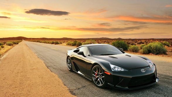 Обои на рабочий стол Lexus LFA 2012 стоит на дороге в пустыне
